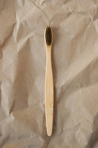 Single Bamboo Toothbrush Beige Paper Background Zero Watse Concept — Stock Photo, Image