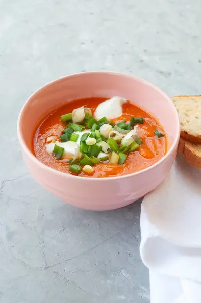 Gazpacho Polévka Tradiční Španělská Rajčatová Polévka Čerstvé Syrové Zeleniny Plátky — Stock fotografie