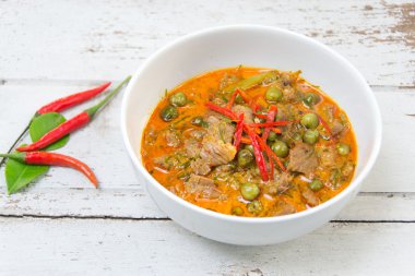 Panang sığır eti tarifi (Panang Neua ile köri)