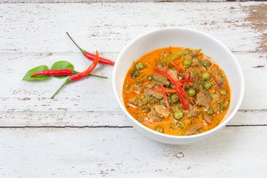 Panang sığır eti tarifi (Panang Neua ile köri)