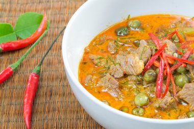 Panang sığır eti tarifi (Panang Neua ile köri)