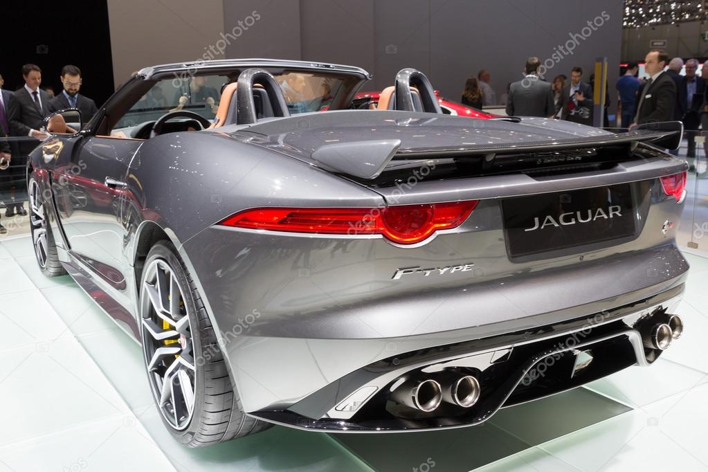 Кабриолет Jaguar F-Type SVR 2017 – Стоковое Редакционное Фото.