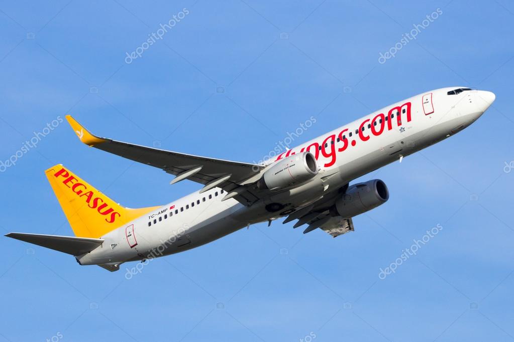 Pegasus Airlines Boeing — Stock Editorial Photo © VanderWolf