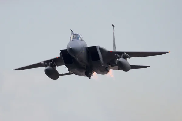 Fighter jet ta av — Stockfoto