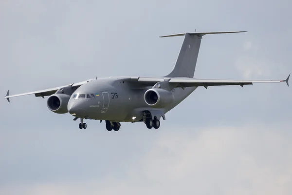 Antonov An-178 airplane landing — Stock Photo, Image