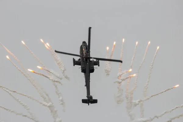 Apache helicopter flares — Stock Photo, Image