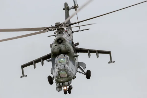 Mi-24 Hind saldırı helikopteri — Stok fotoğraf