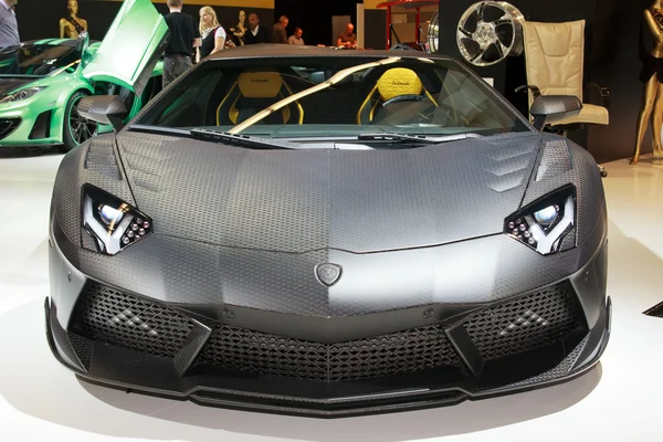 Lamborghini und als Hintergrund Deko der neue Audi r8 ;-) …