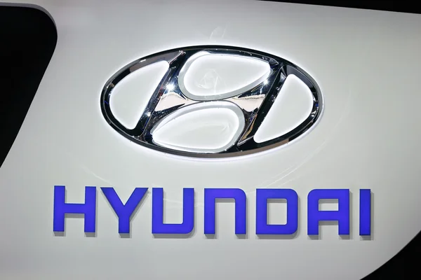 Логотип автомобиля Hyundai — стоковое фото