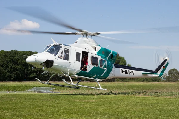 Přistání vrtulníku Bell 412 — Stock fotografie