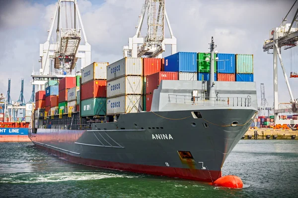 Container Ship Leaving Shipping Terminal Port Rotterdam — Stock Photo, Image