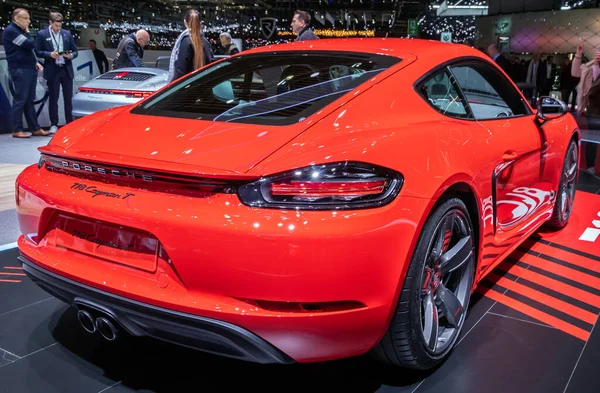 포르쉐 718 Porsche 718 Cayman 제네바 모터쇼의 제89 스포츠 자동차이다 — 스톡 사진