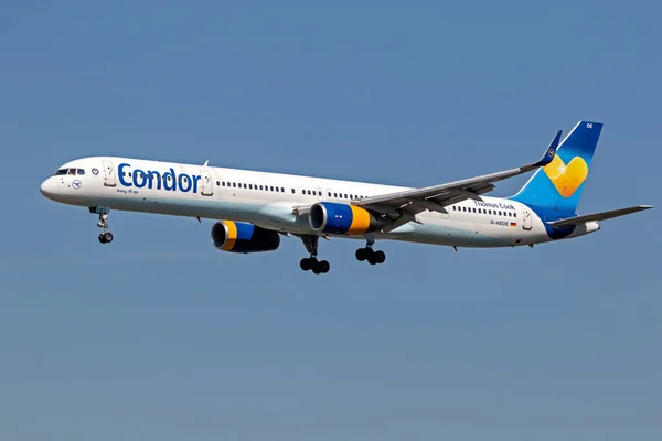 Condor Thomas Cook Boeing 757 Passagiersvliegtuig Arriveert Frankfurt Airport Duitsland — Stockfoto