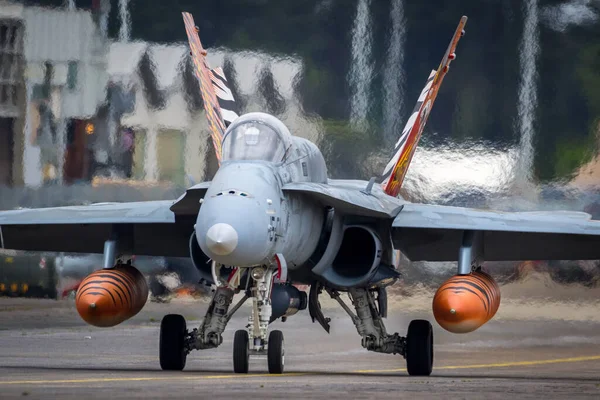 Força Aérea Espanhola Caça Hornet Voando Para Pista Base Aérea — Fotografia de Stock