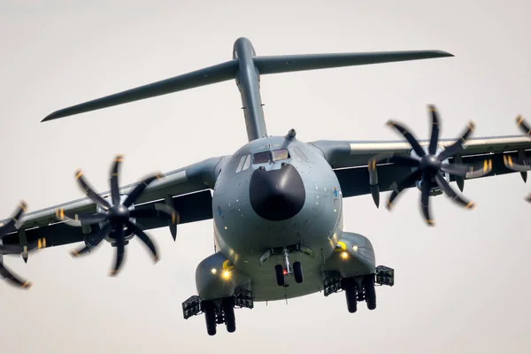 Avião Transporte Airbus A400M Força Aérea Alemã Aproximação Base Aérea — Fotografia de Stock