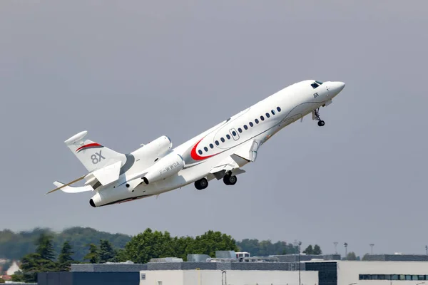 Jet Aziendale Dassault Falcon Decolla Dall Aeroporto Bourget Parigi Francia — Foto Stock