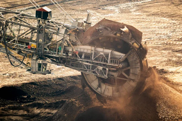 Duże Koła Koparki Koła Maszyna Górnicza Pracy Kopalni Odkrywkowej Węgla Obrazek Stockowy