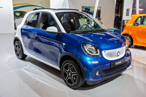 Автомобиль Smart Forfour Автосалоне Брюсселе Бельгия Января 2016 — стоковое фото