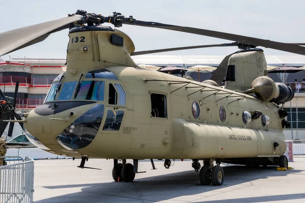 Army Boeing 47F Chinook Transport Helicopter Paris Air Show France — Stock Photo, Image