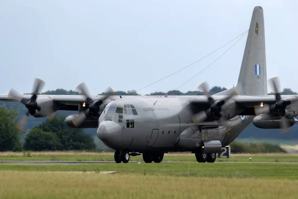 希腊空军C 130大力士在比利时弗洛伦斯空军基地着陆 2017年6月15日 — 图库照片
