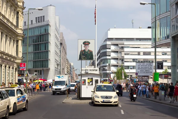 Berlin checkpoint charlie — Stok fotoğraf