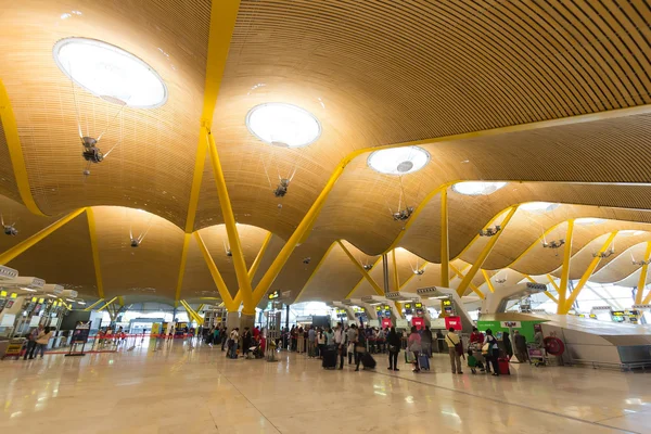 Aeropuerto Internacional de Madrid Barajas — Foto de Stock