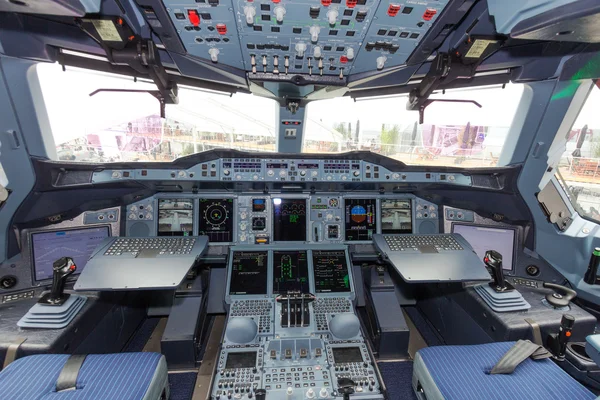 Airbus A380 cockpit — Stockfoto