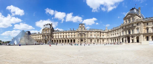 Louvre paris — Stockfoto
