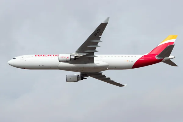 Iberia airline Airbus — Stock Photo, Image