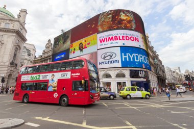 Piccadilly Circus bus clipart