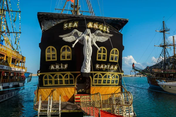 Туристическая Лодка Вид Порт Средиземном Море Турции Алания — стоковое фото