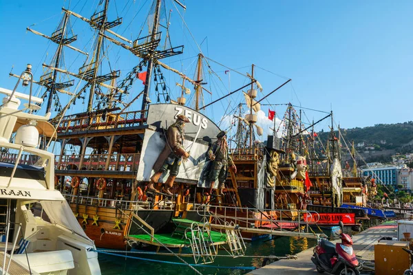 Туристическая Лодка Вид Порт Средиземном Море Турции Алания — стоковое фото