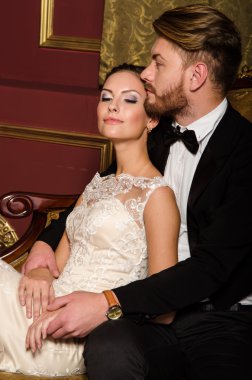 Yeni evliler lüks bir iç