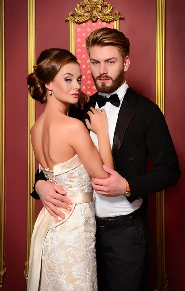 Yeni evliler lüks bir iç