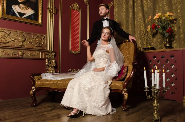 Beautiful  bride and groom — Stock Photo, Image