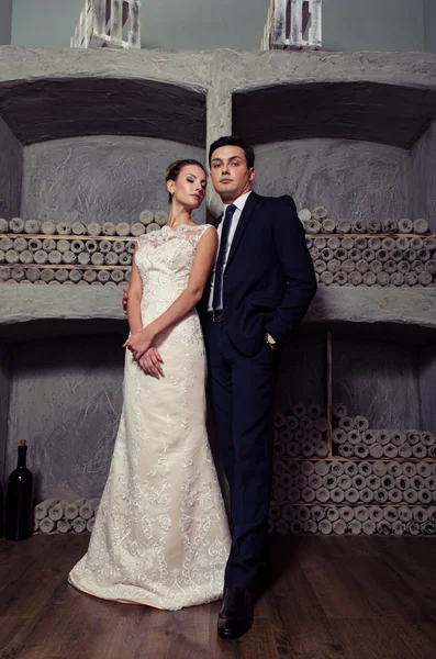 Happy newlyweds in room — Stock Photo, Image