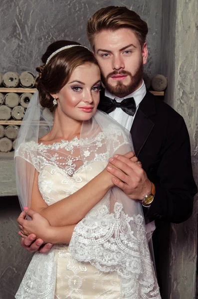 Happy newlyweds in room — Stock Photo, Image