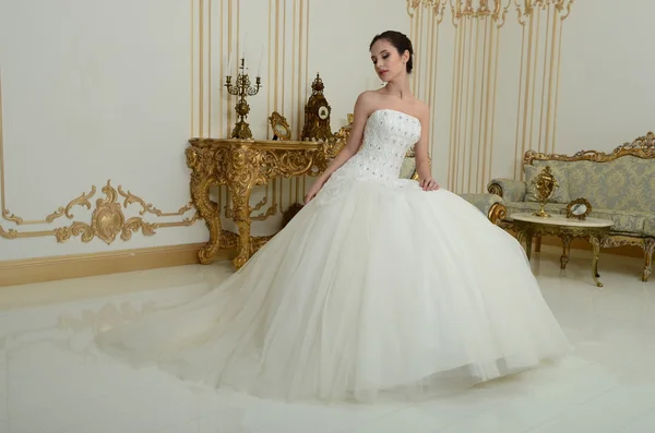 Sposa in abito da sposa — Foto Stock