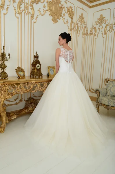 Sposa in abito da sposa — Foto Stock