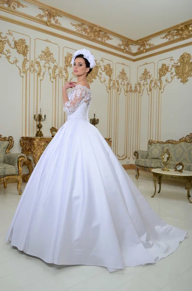 Bride in wedding dress — Stock Photo, Image