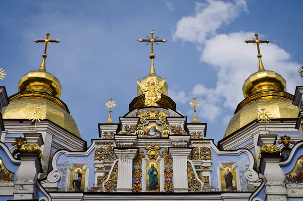 Kloster St. Michael mit goldener Kuppel — Stockfoto