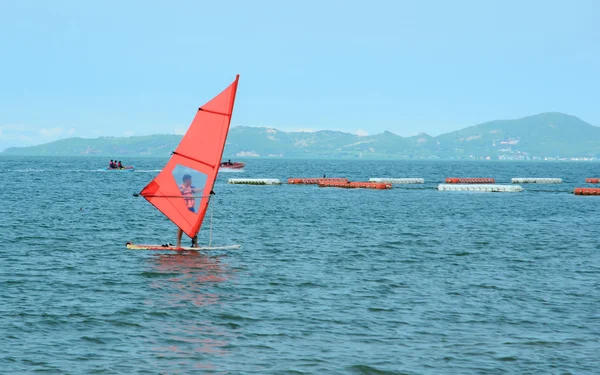 Windsurf en el océano — Foto de Stock