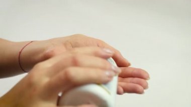 Omega 3 vitaminleri elimizde. seçici odak