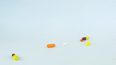 Kapsüllerdeki haplar. seçici odak.