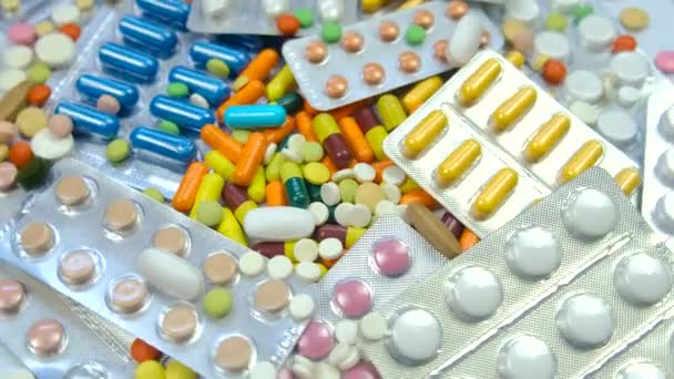 Tabletki w kapsułkach. ukierunkowanie selektywne — Wideo stockowe
