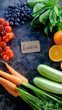 Güzel bir arka planda lutein içeren yiyecekler. Seçici odaklanma. Yiyecek..