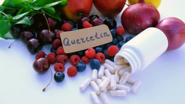 İçinde quercetin olan ürünler. Seçici odaklanma. Yiyecek..