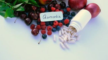 İçinde quercetin olan ürünler. Seçici odaklanma. Yiyecek..