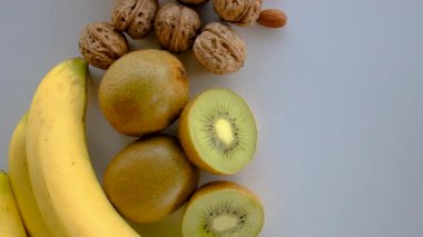 Güzel bir arka planda melatonin içeren yiyecekler. Seçici odaklanma. yiyecek.