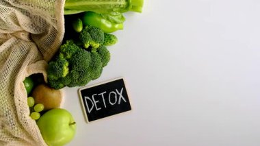 Detoks için yeşil gıdalar. Seçici odaklanma. Doğa.